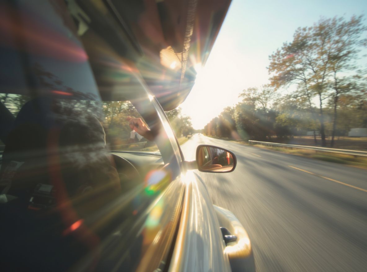 A fényvisszaverődés csökkenti a láthatóságot, figyeljünk!